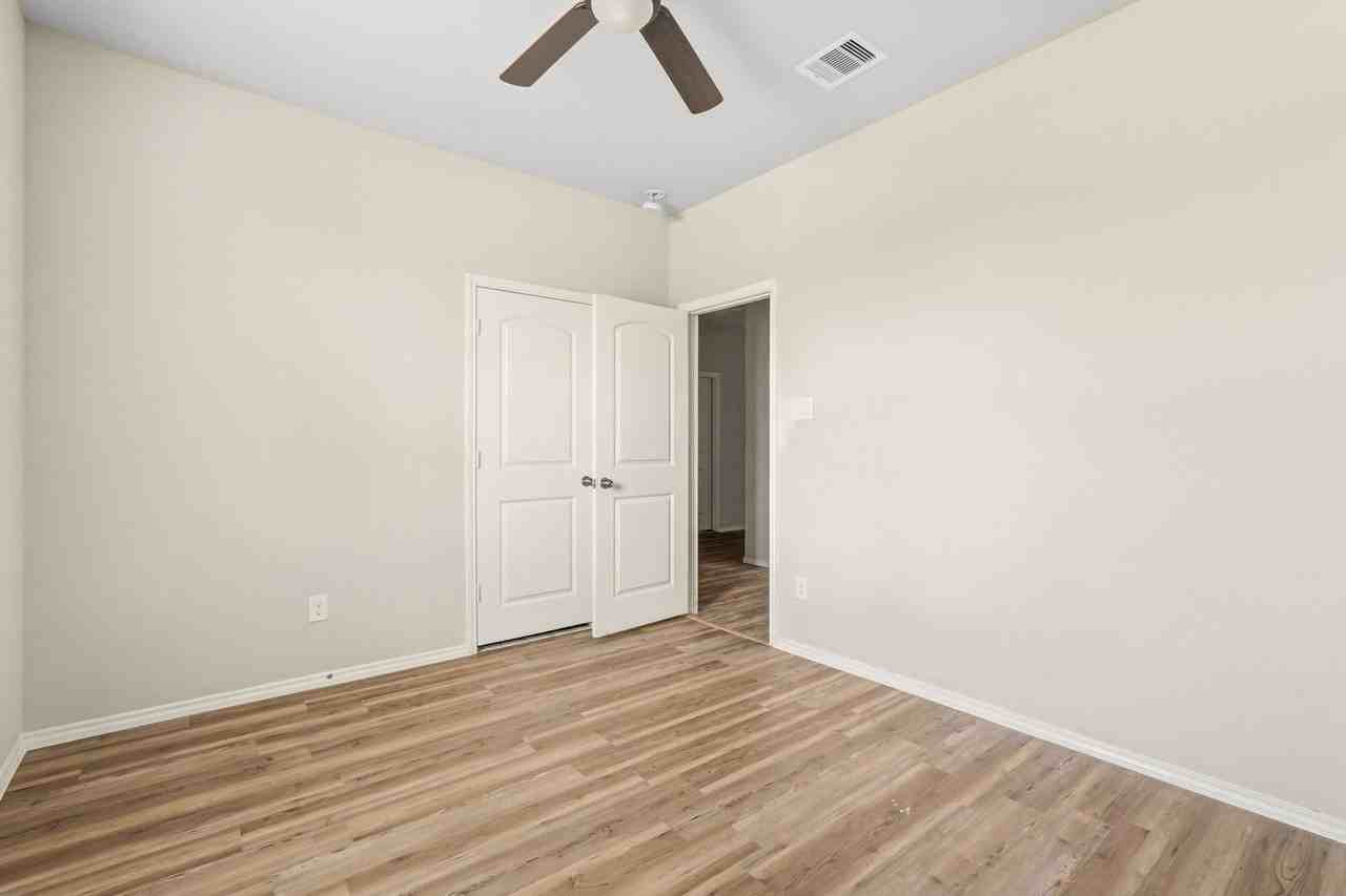 18025 Atwood Mill Dr - Photo 7 of 26