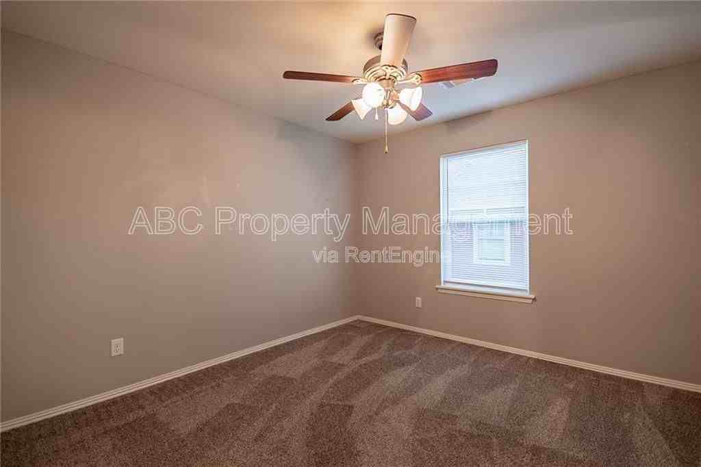 4133 W Santa Maria Ln - Photo 6 of 18