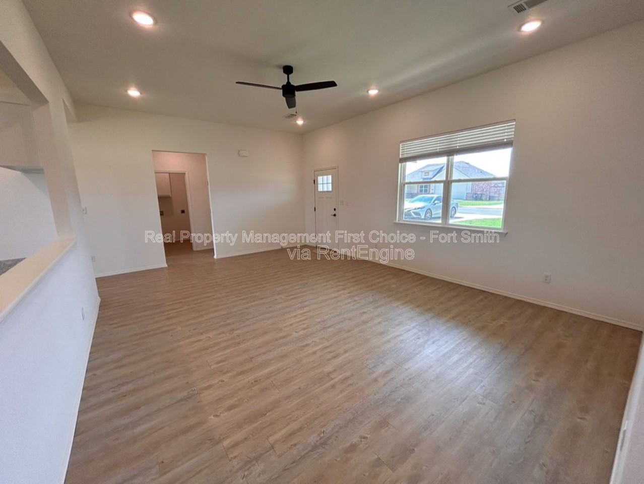 100 Countryside Way - Photo 3 of 17