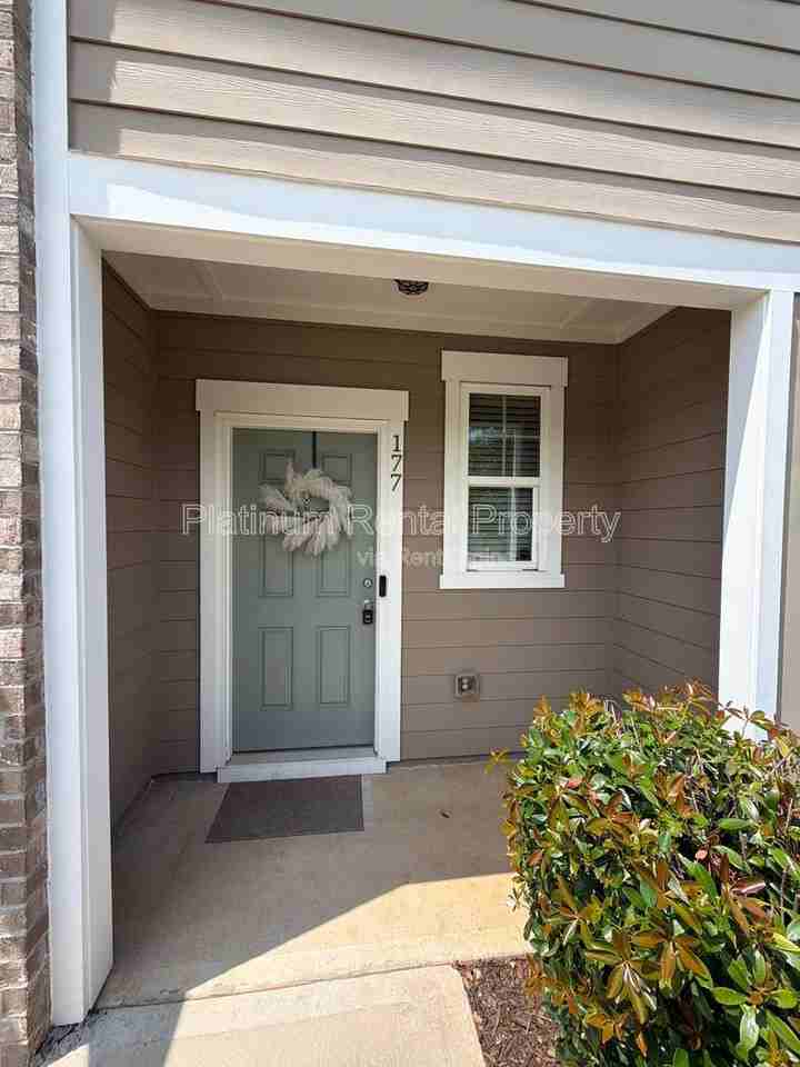 177 Swindon Dr - Photo 5 of 33