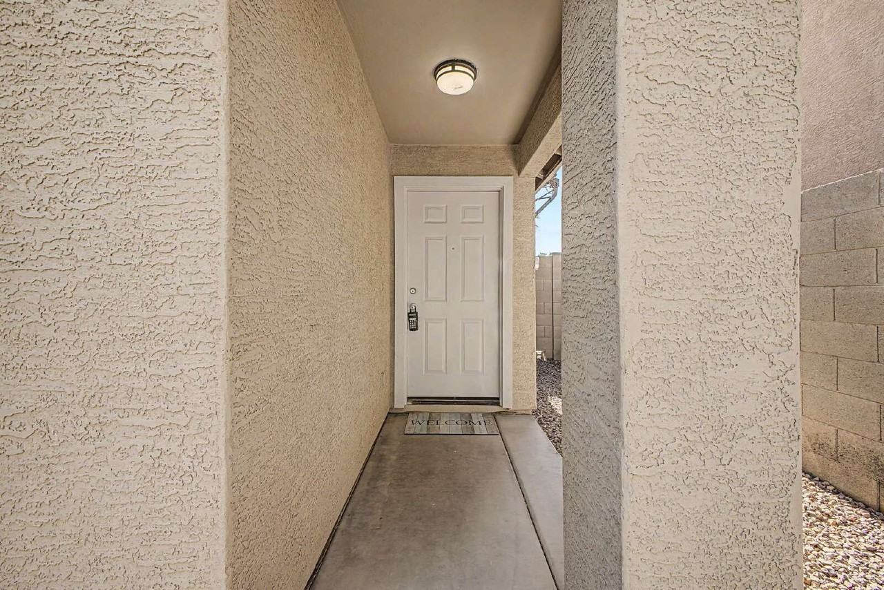 14718 N 154th Ln - Photo 7 of 29