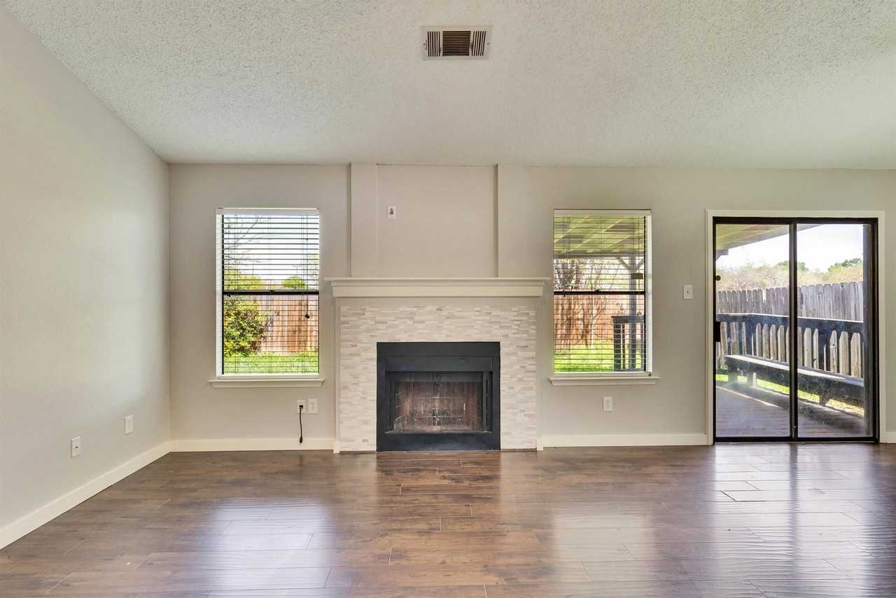 2104 Agarita Trl - Photo 3 of 50