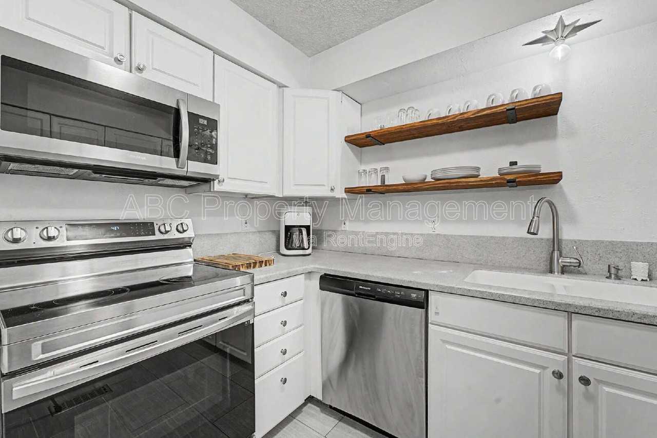 2 William Ln - Photo 2 of 22
