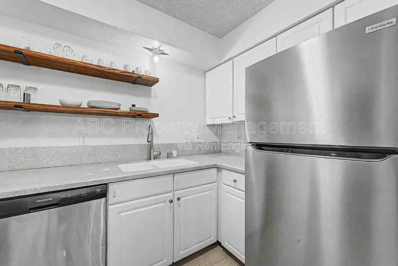 2 William Ln - Photo 3 of 22