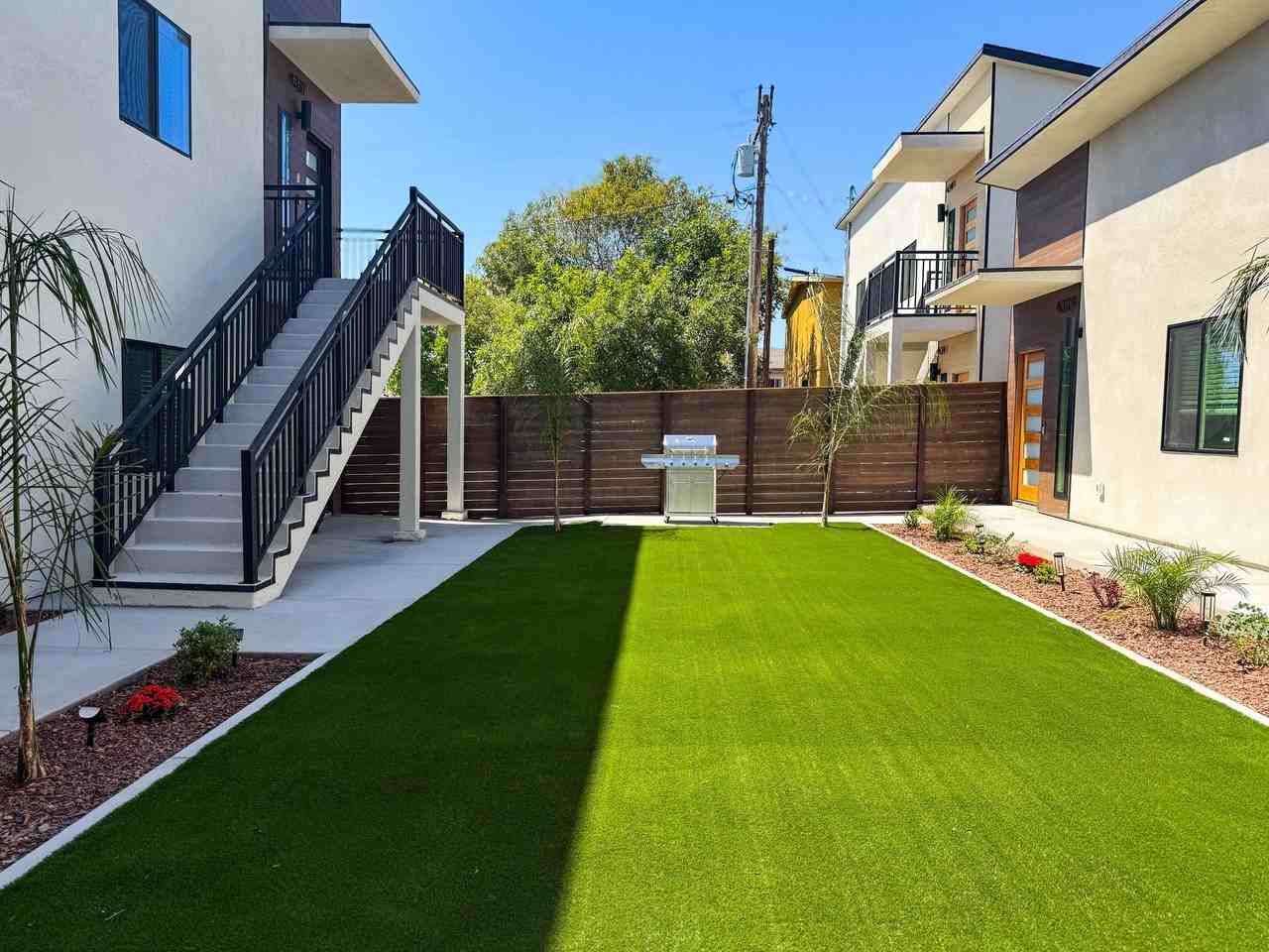 Park Villas La Mesa - Photo 3 of 40