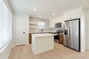 featured image of 1614 Nw 17th St #8