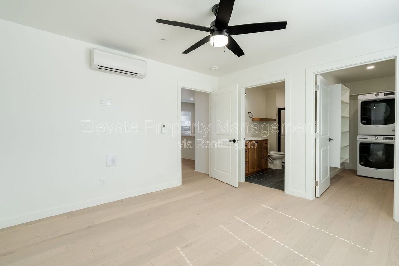 1614 Nw 17th St #8 - Photo 6 of 13