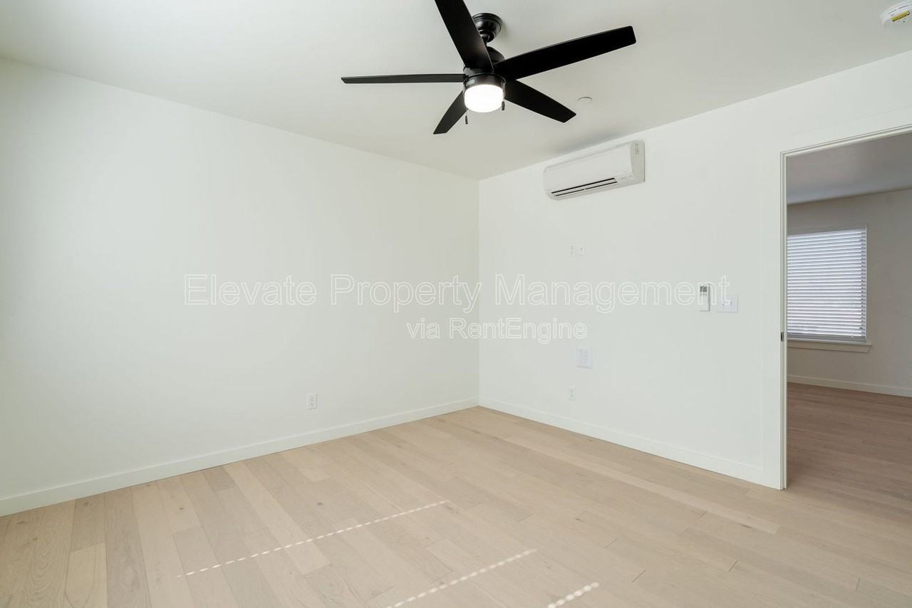 1614 Nw 17th St #8 - Photo 7 of 13