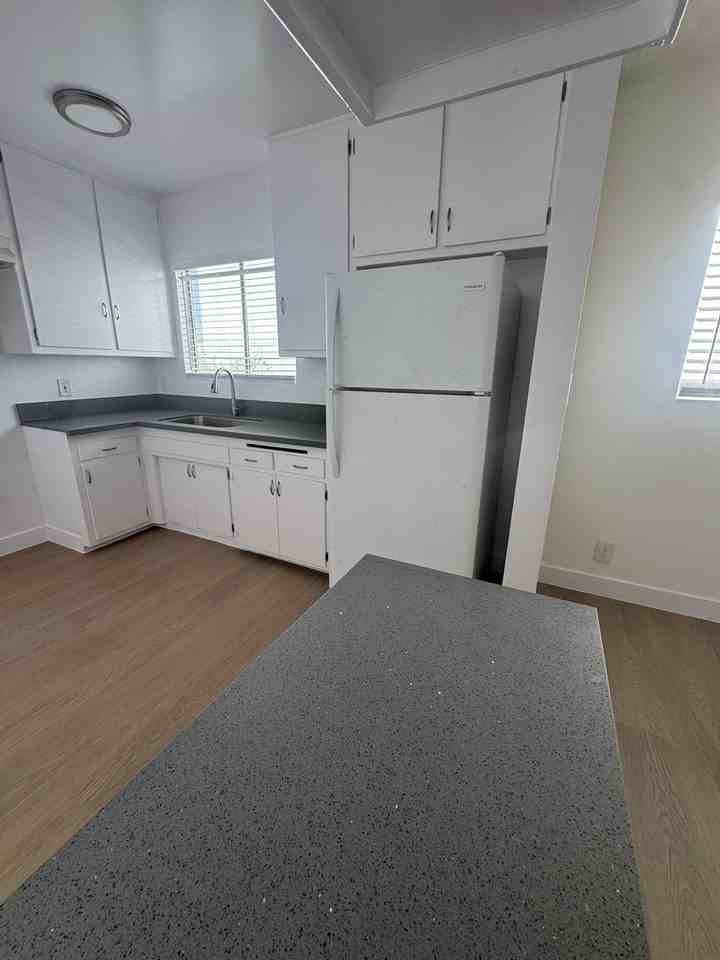 11816 Chandler Blvd #11 - Photo 2 of 19