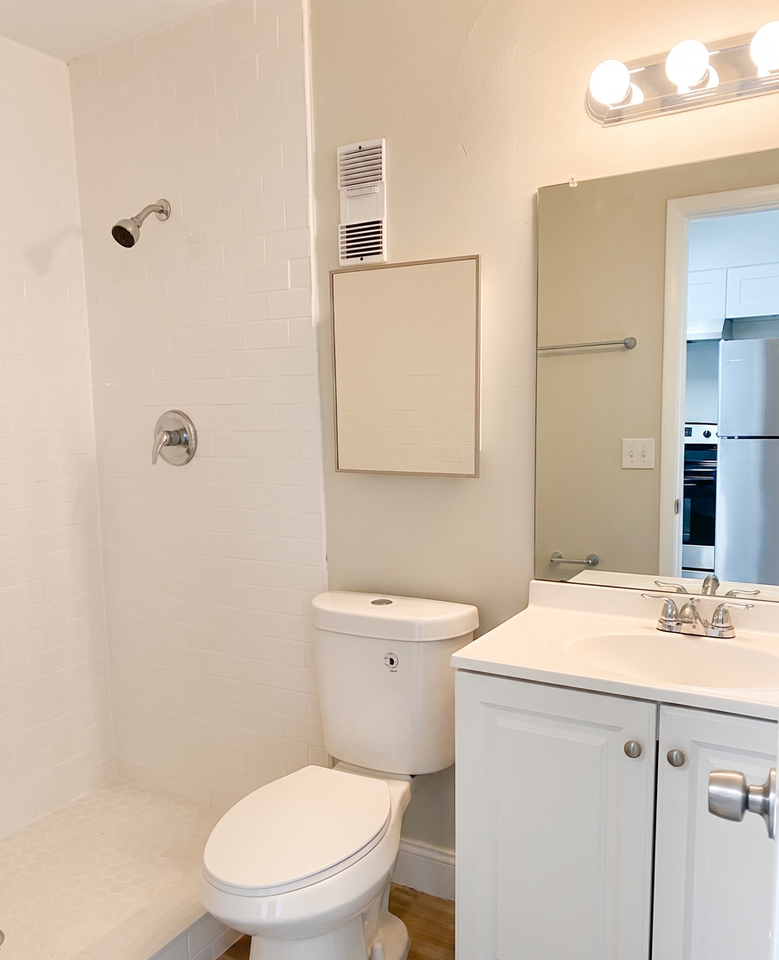 Salisbury Apartments - Photo 3 of 12