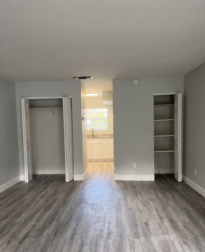 Salisbury Apartments - Photo 4 of 12