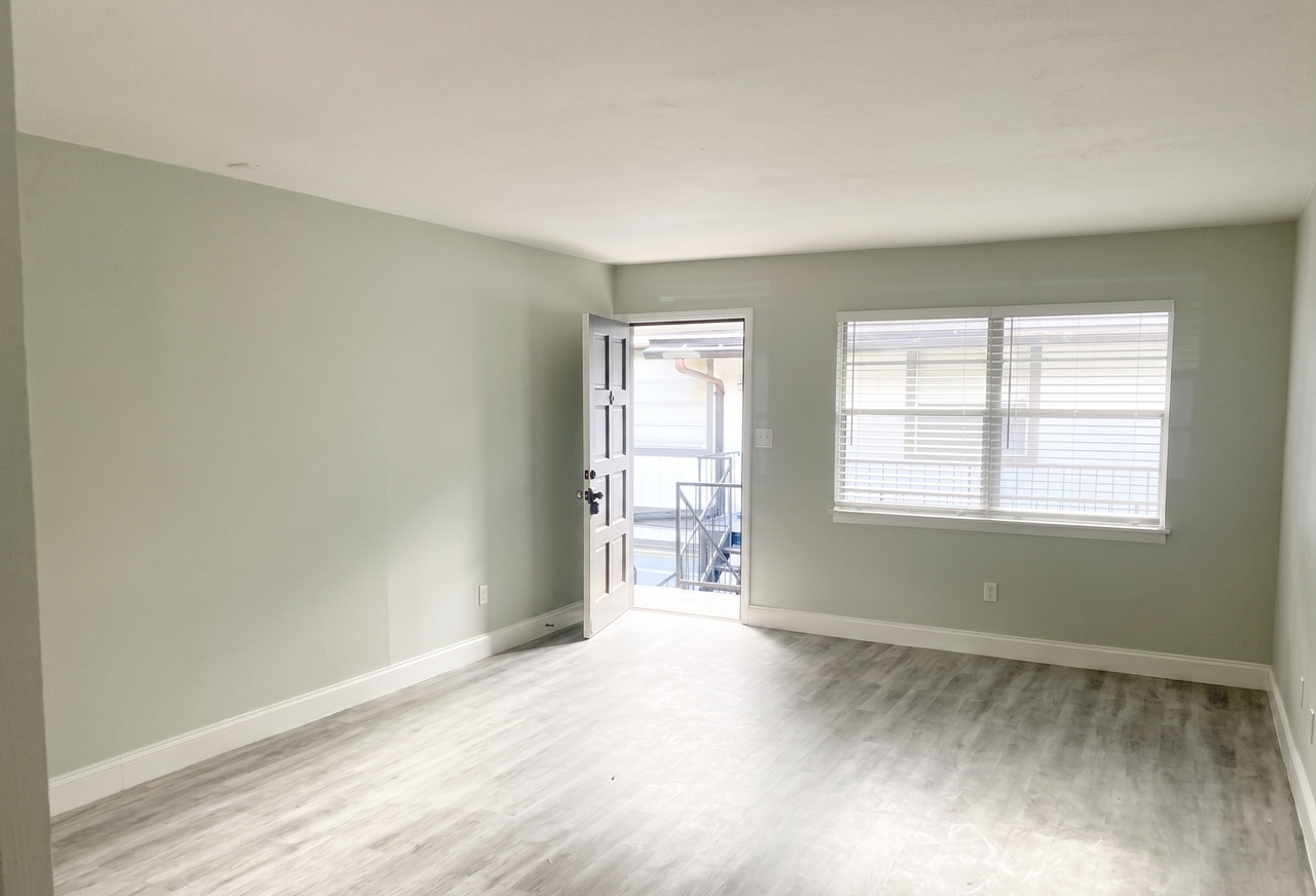 Salisbury Apartments - Photo 6 of 12
