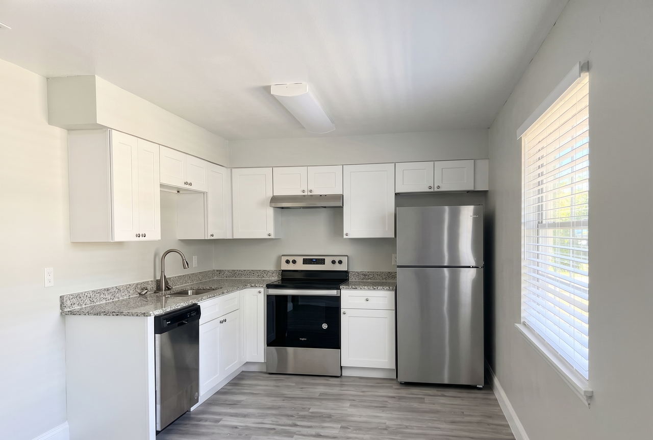 Salisbury Apartments - Photo 7 of 12