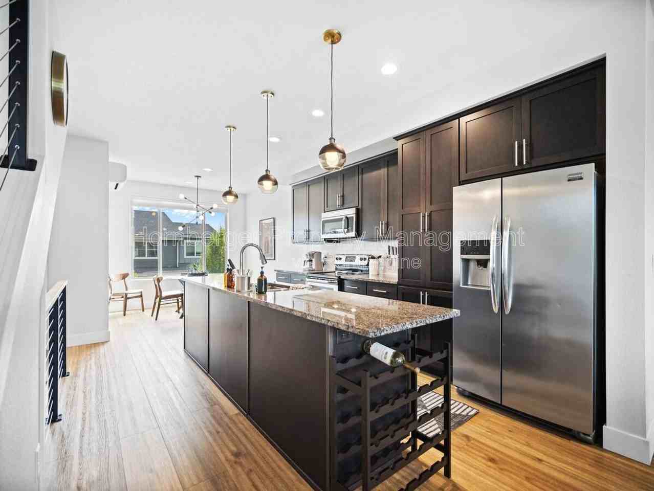 2325 W Bridge Ave - Photo 2 of 30