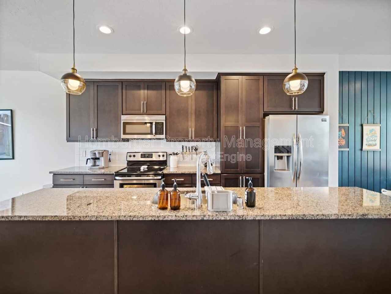 2325 W Bridge Ave - Photo 5 of 30