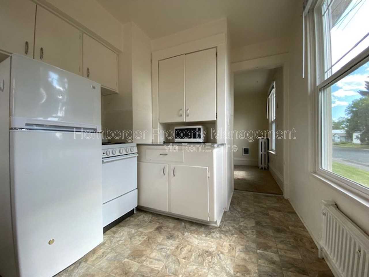 1432 W Knox Ave #1 - Photo 3 of 12