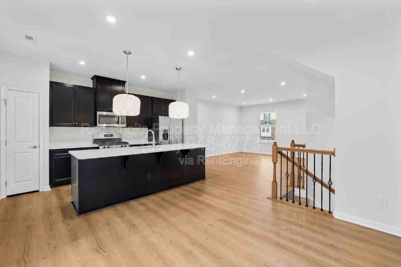 2620 Grantham Place Dr - Photo 6 of 30