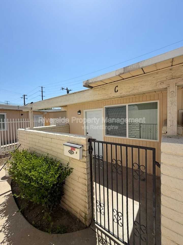 429 Glen Ave #C - Photo 2 of 9