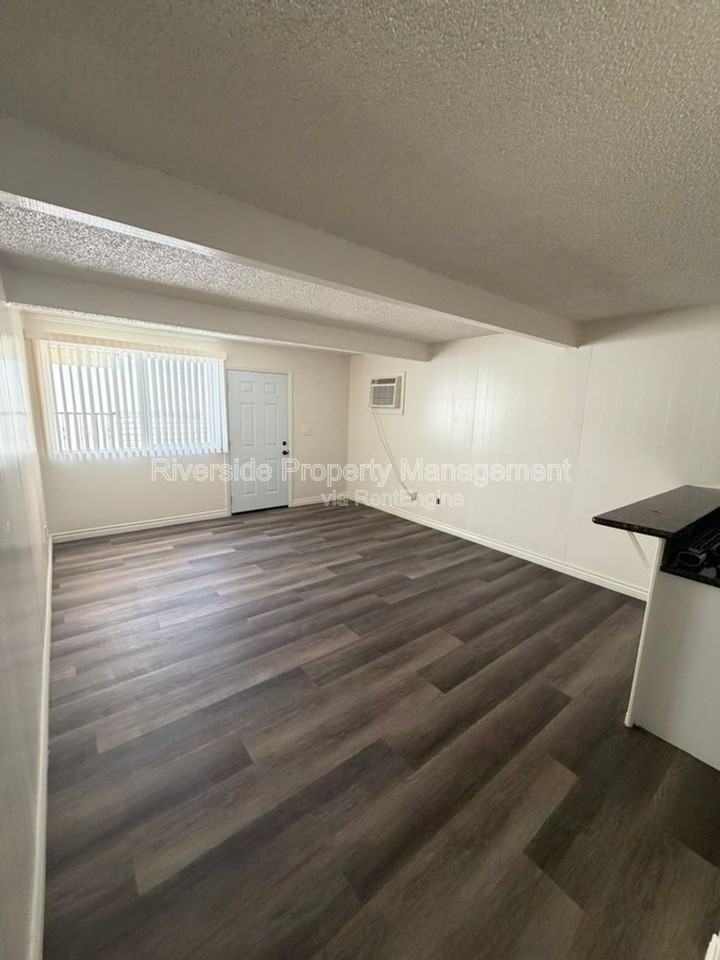 429 Glen Ave #C - Photo 4 of 9
