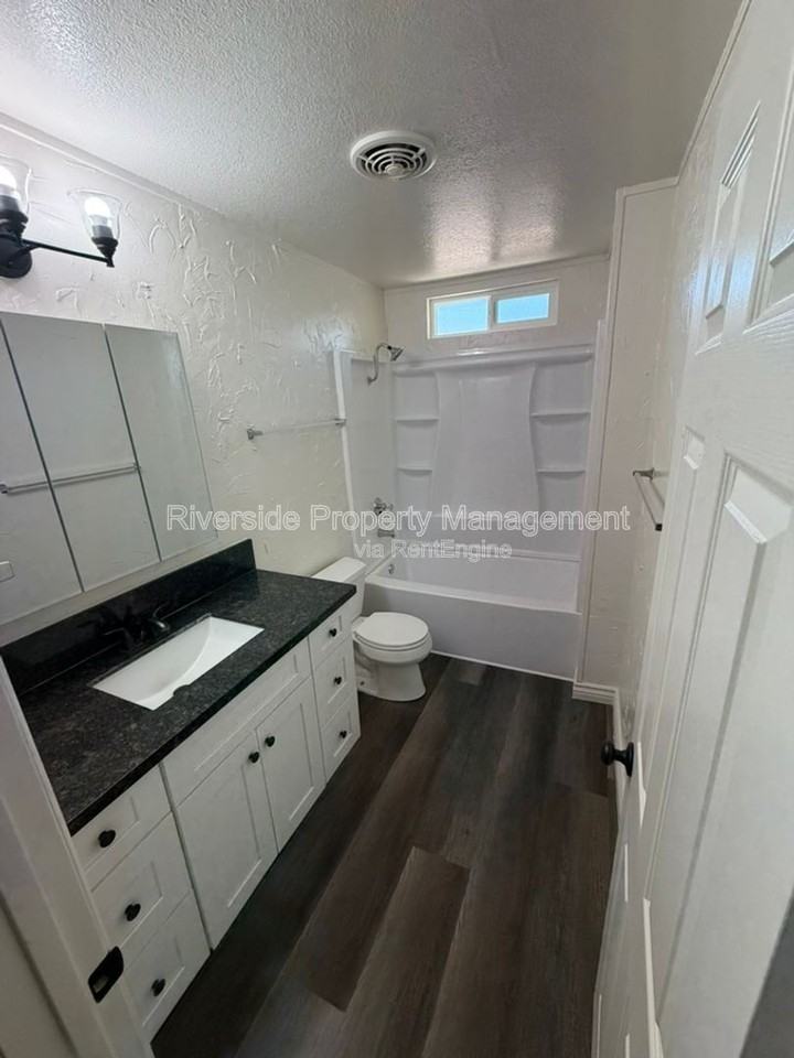 429 Glen Ave #C - Photo 7 of 9