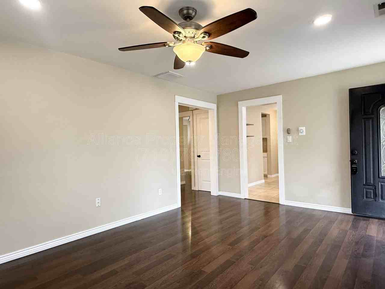 1724 Armstrong Ave - Photo 3 of 23