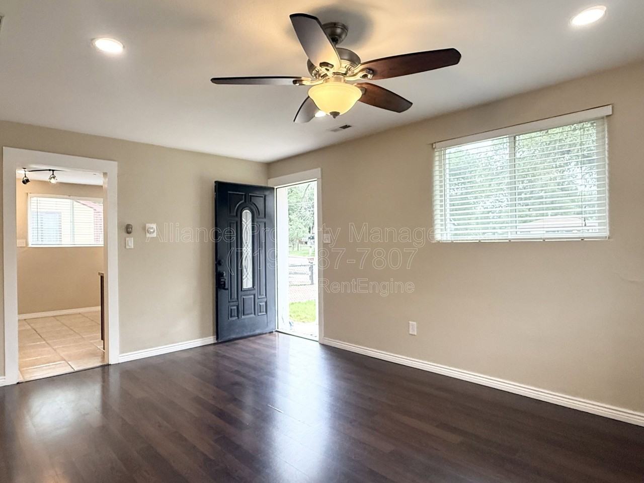 1724 Armstrong Ave - Photo 4 of 23