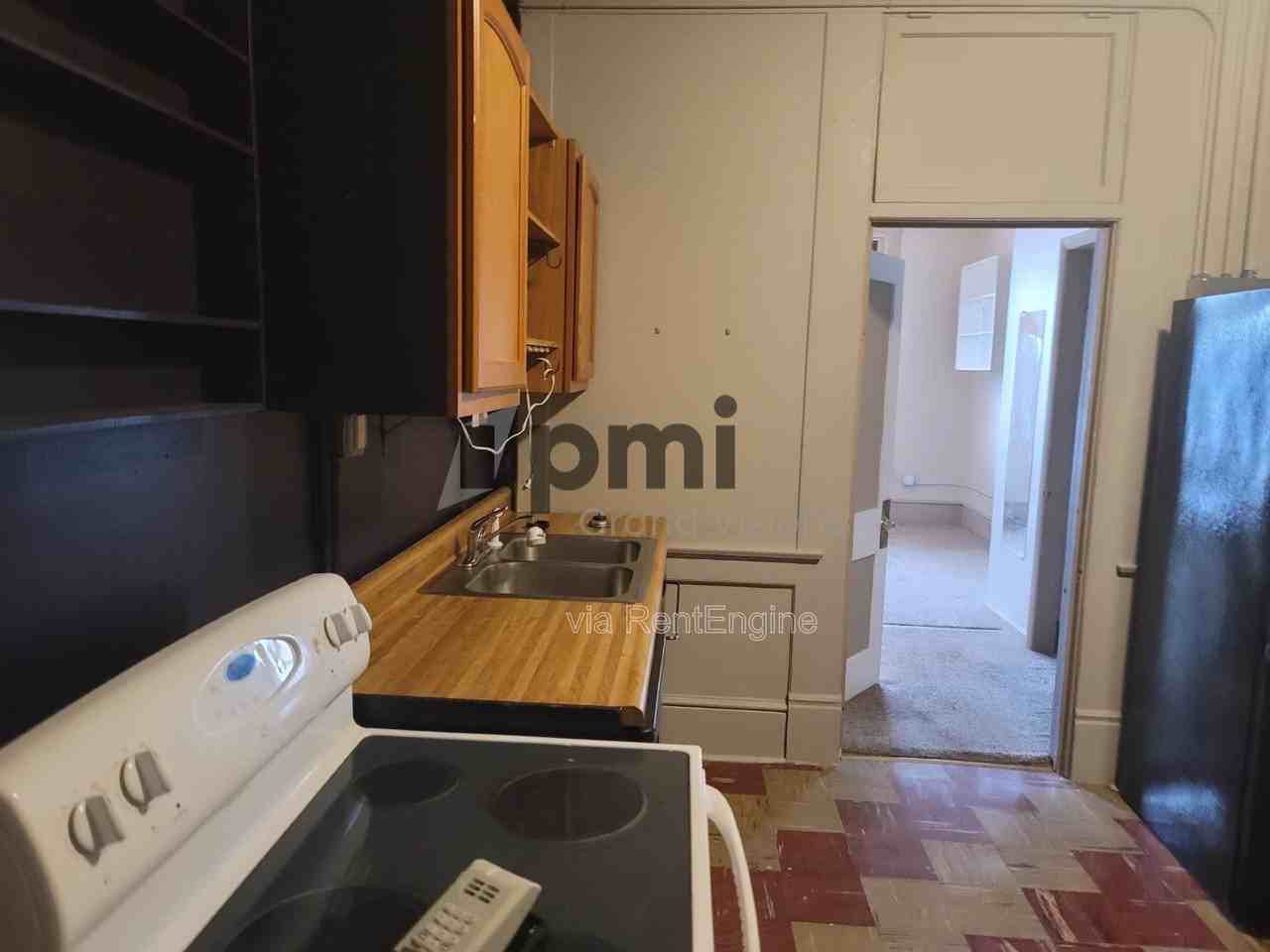 601 Monroe Ave #8 - Photo 6 of 21