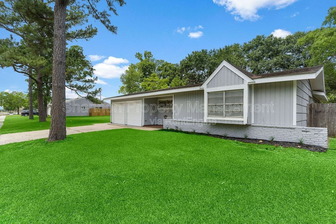 5522 Ariel St - Photo 2 of 23