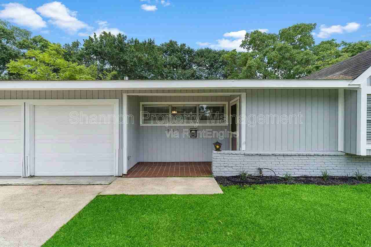5522 Ariel St - Photo 3 of 23