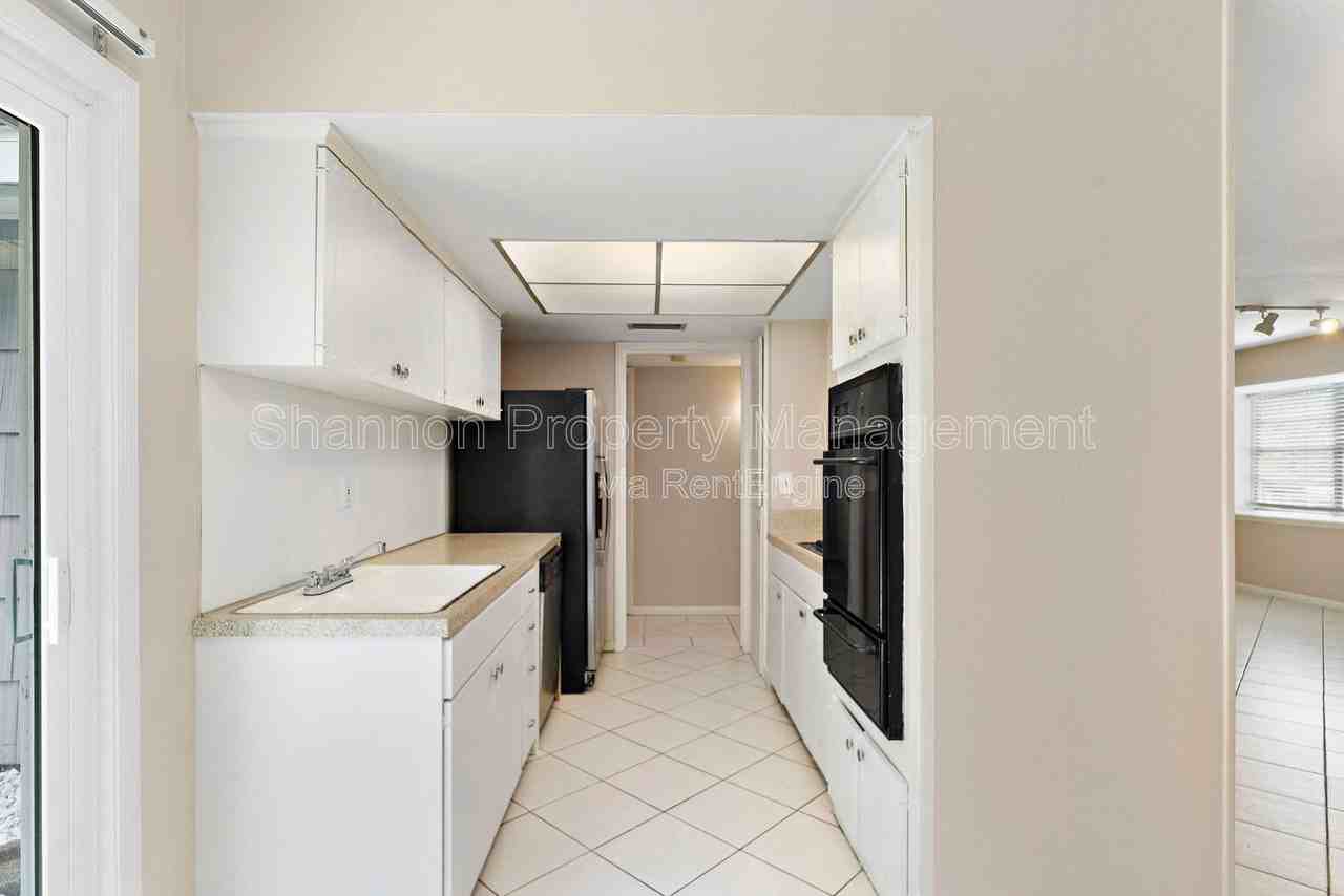 5522 Ariel St - Photo 7 of 18