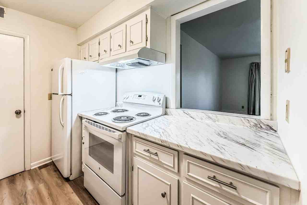 Charlestown Square Apartments - Photo 7 of 22