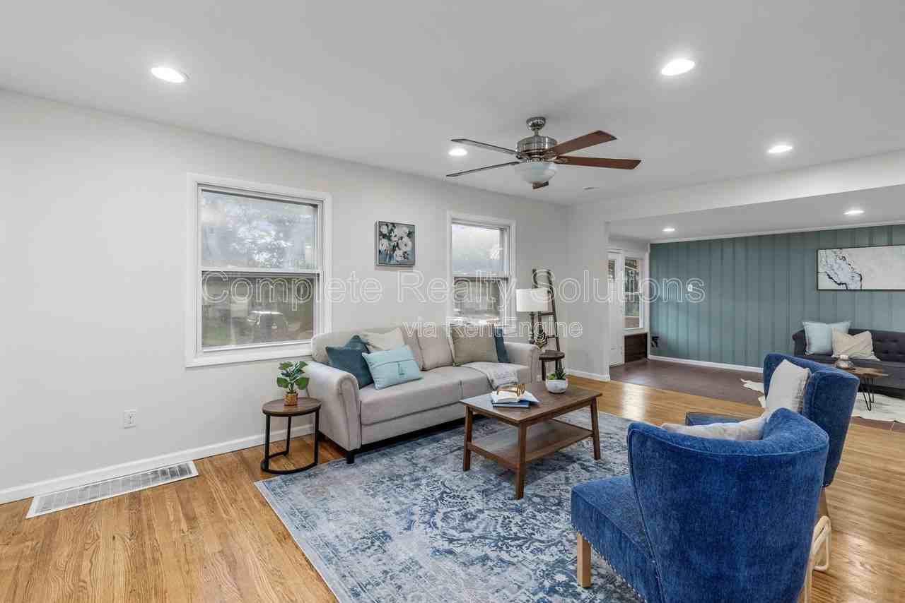 9551 Cantwell Dr - Photo 3 of 20