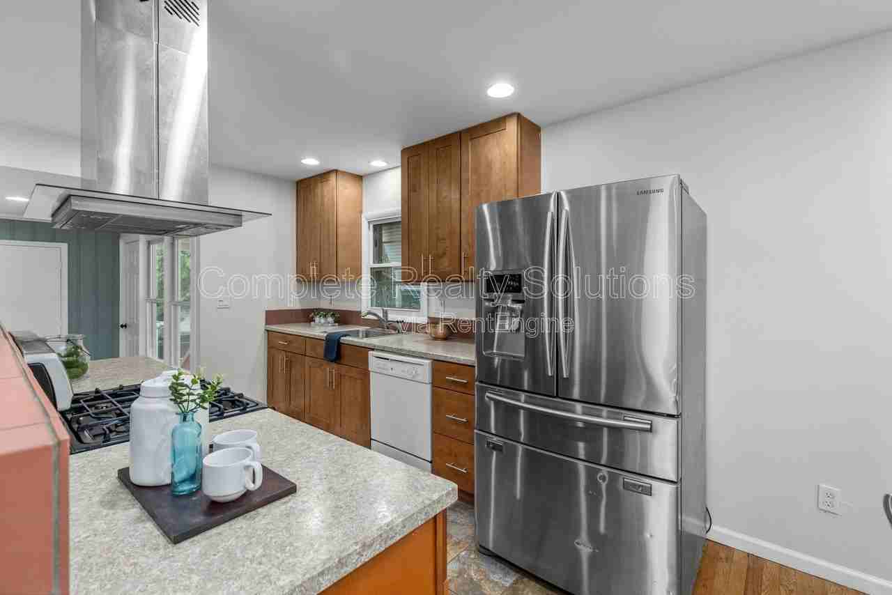9551 Cantwell Dr - Photo 7 of 20