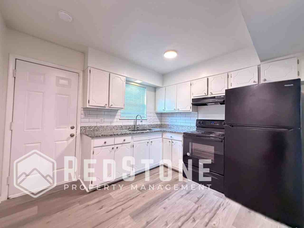 1507 Tucker St #A - Photo 4 of 10