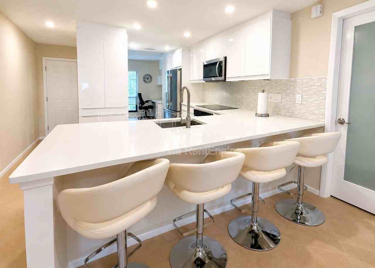 4780 Brittany Dr S #11 - Photo 4 of 22