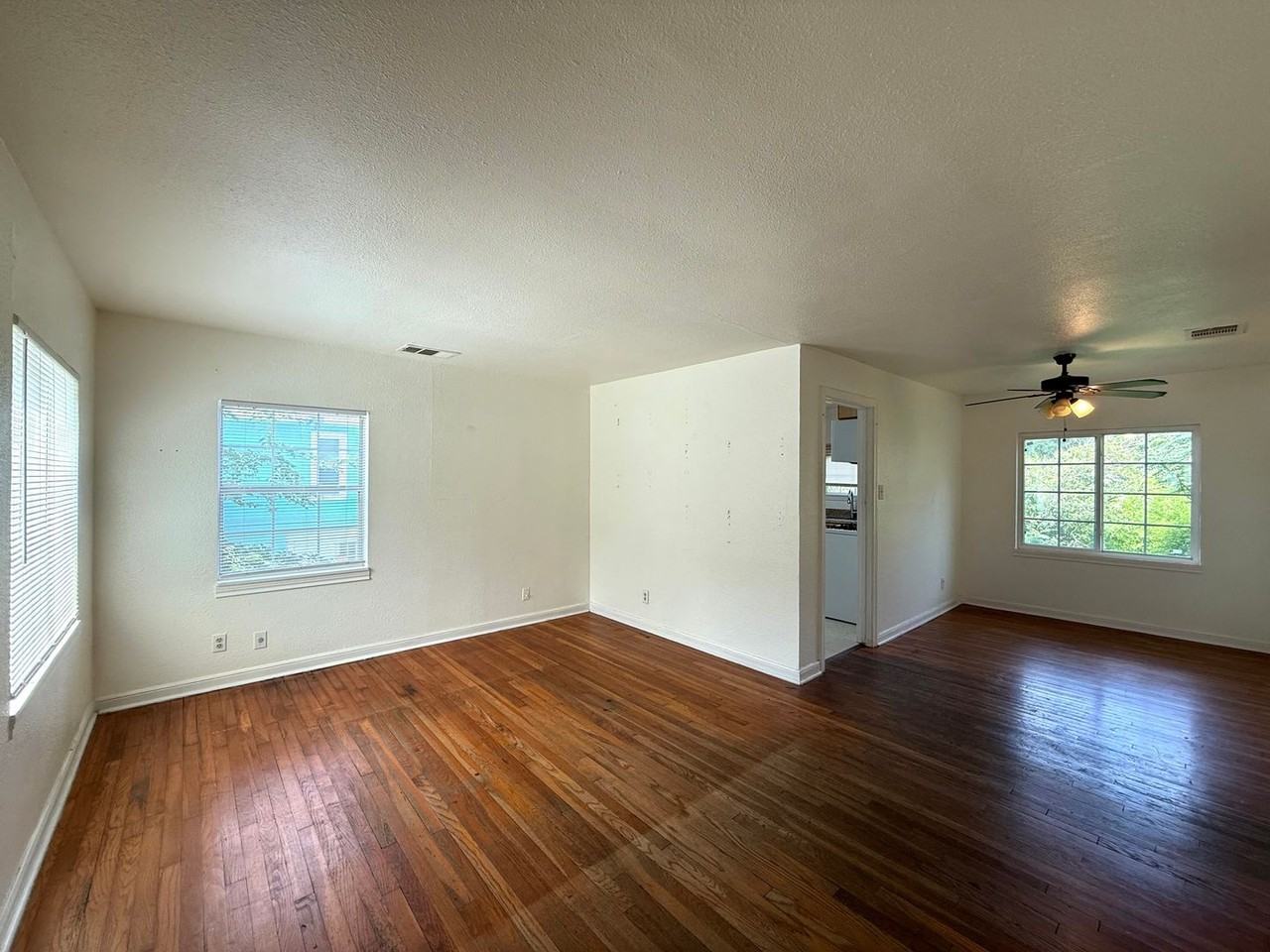 3305 Merrie Lynn Ave - Photo 2 of 21