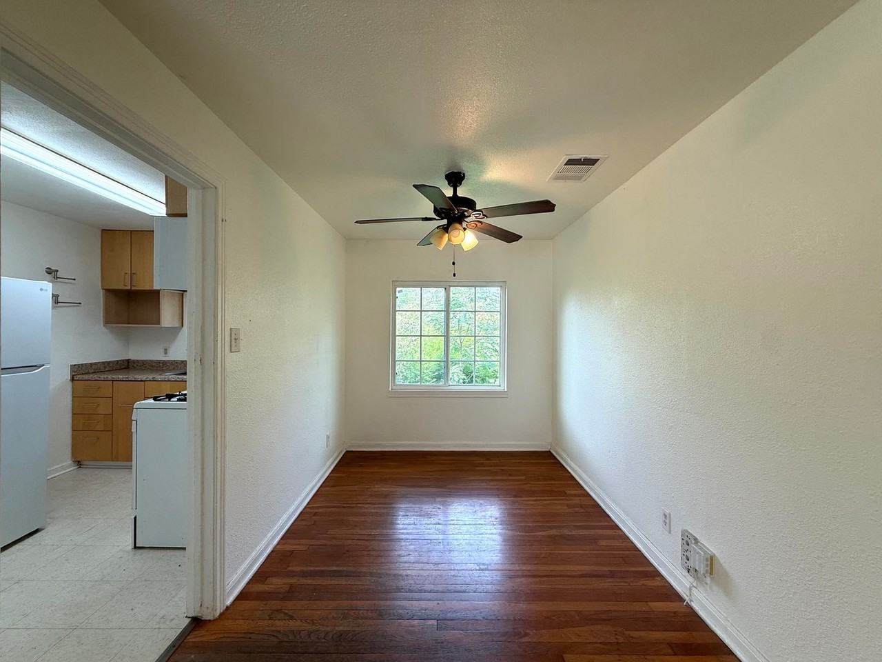3305 Merrie Lynn Ave - Photo 3 of 21