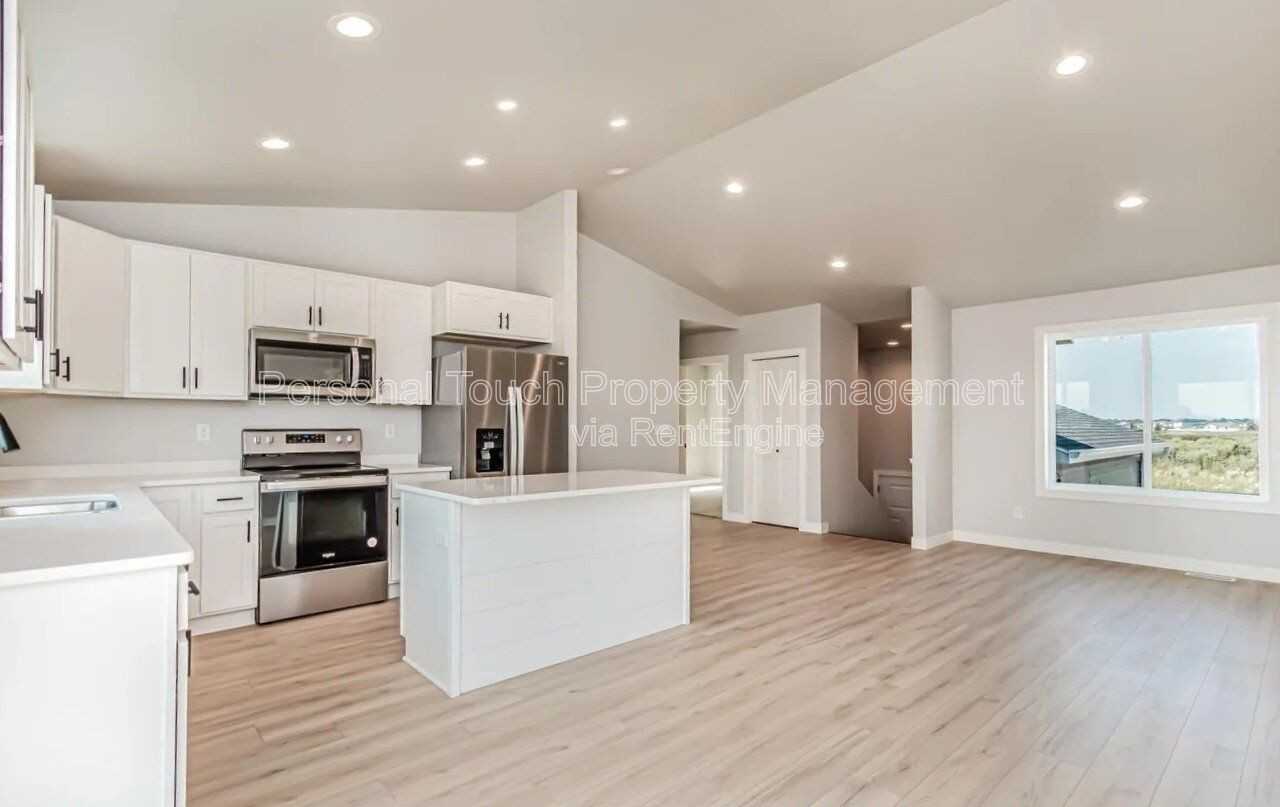 6756 66th Ave S - Photo 2 of 23