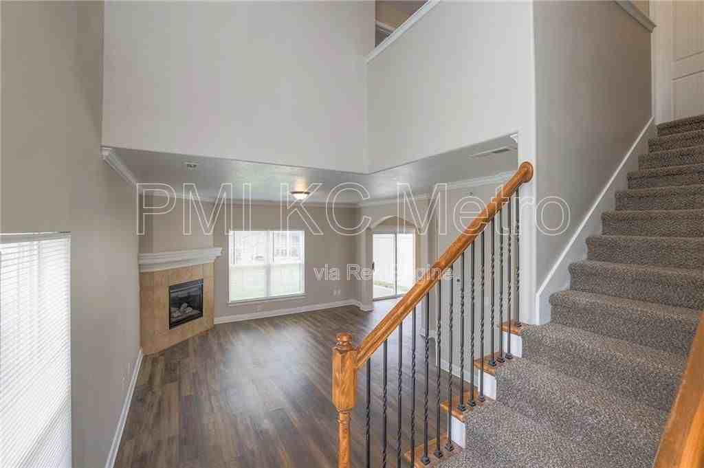 8921 Inkster St - Photo 4 of 29