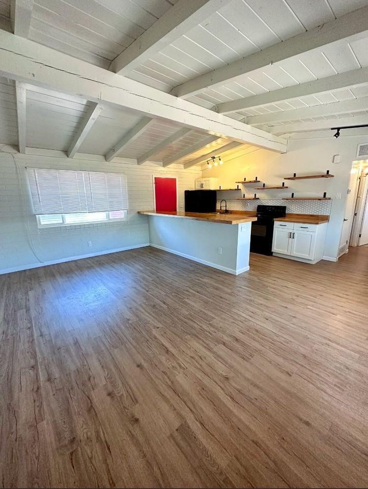 2772 N Forgeus Ave - Photo 2 of 11