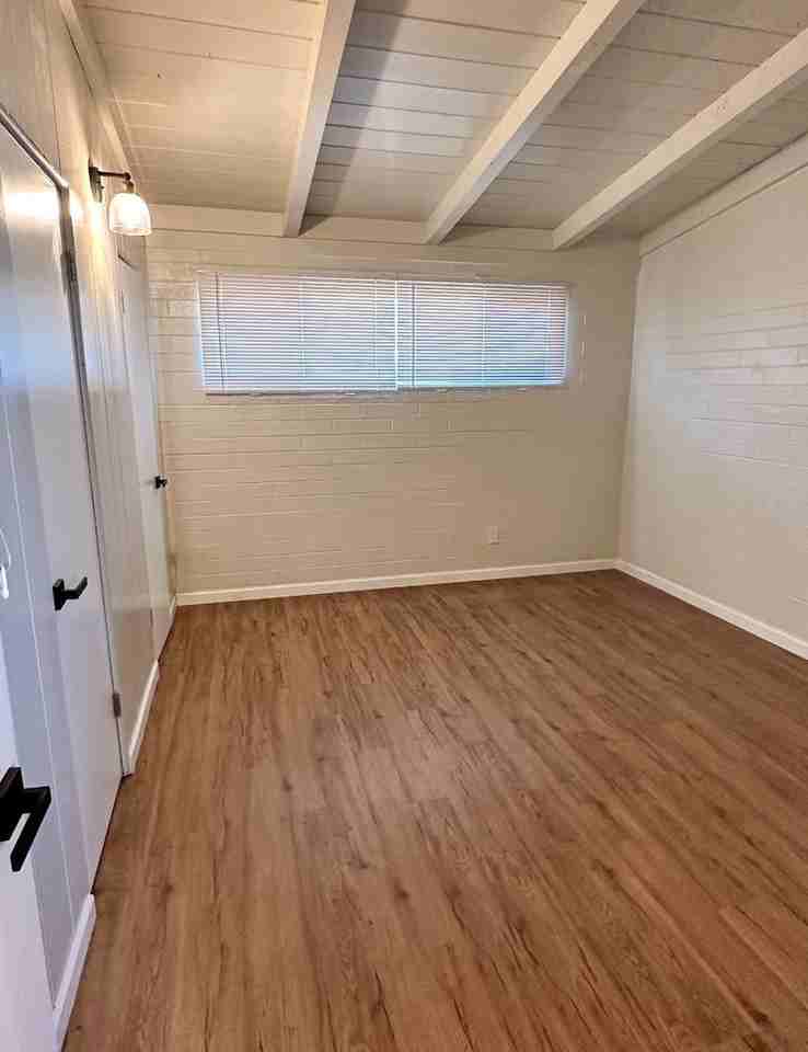 2772 N Forgeus Ave - Photo 3 of 11