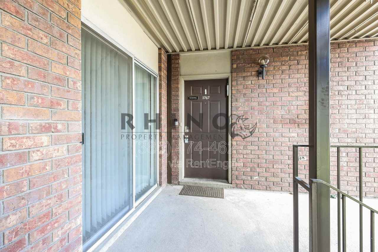 1767 Willowbrook Dr - Photo 2 of 26
