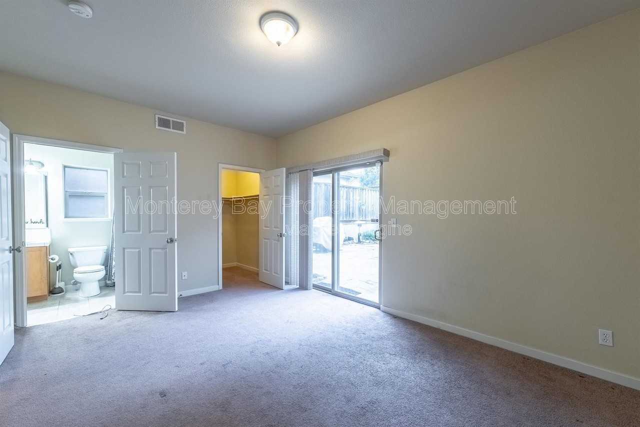 594 Lopez Ave - Photo 7 of 38