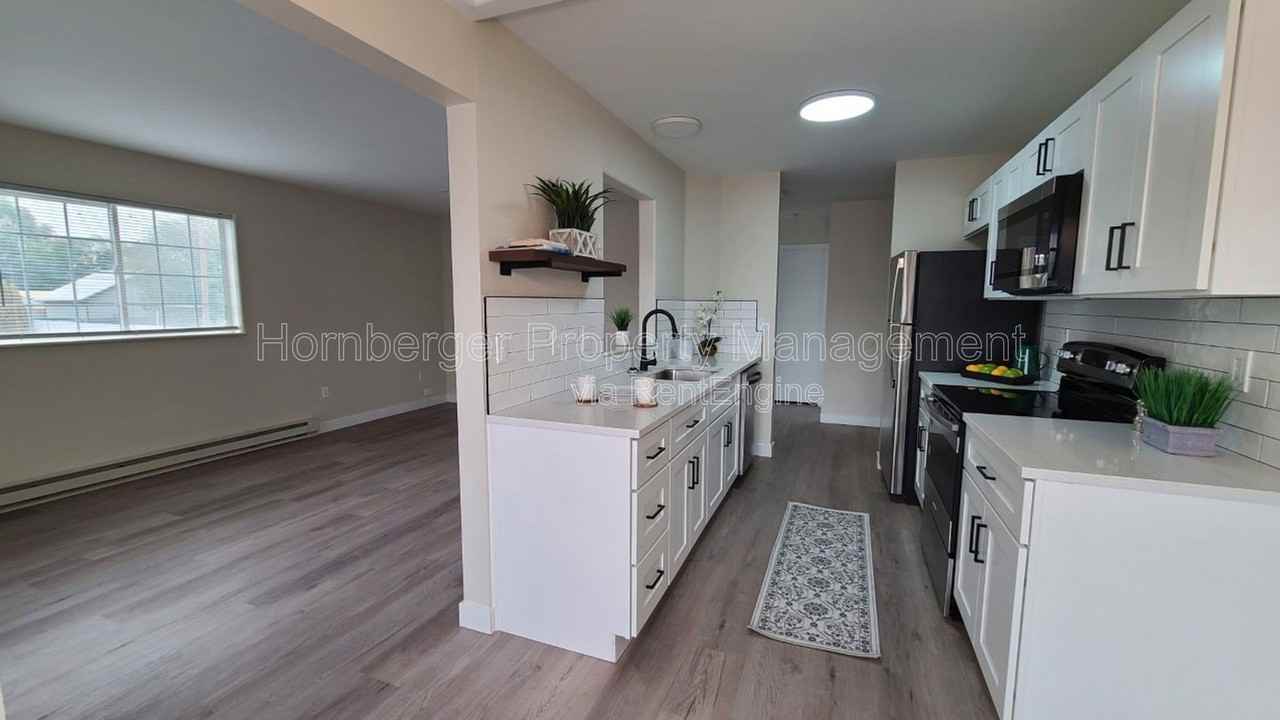 1924 N Crestline St #1 - Photo 3 of 10