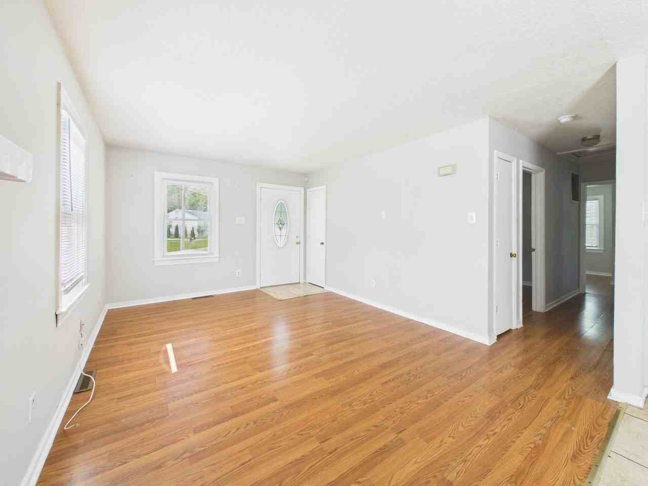 835 Winnetka Ave - Photo 3 of 23