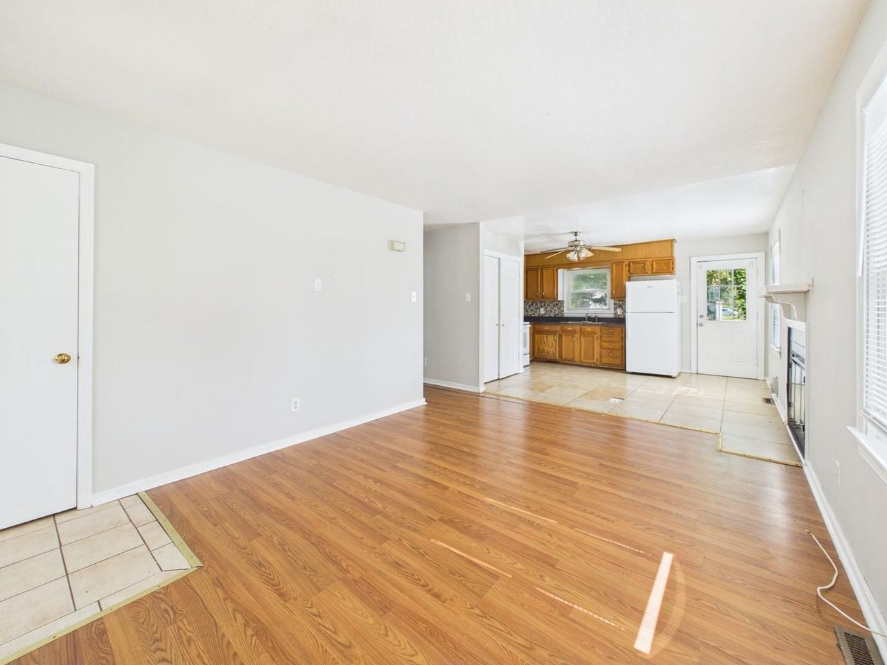 835 Winnetka Ave - Photo 4 of 23