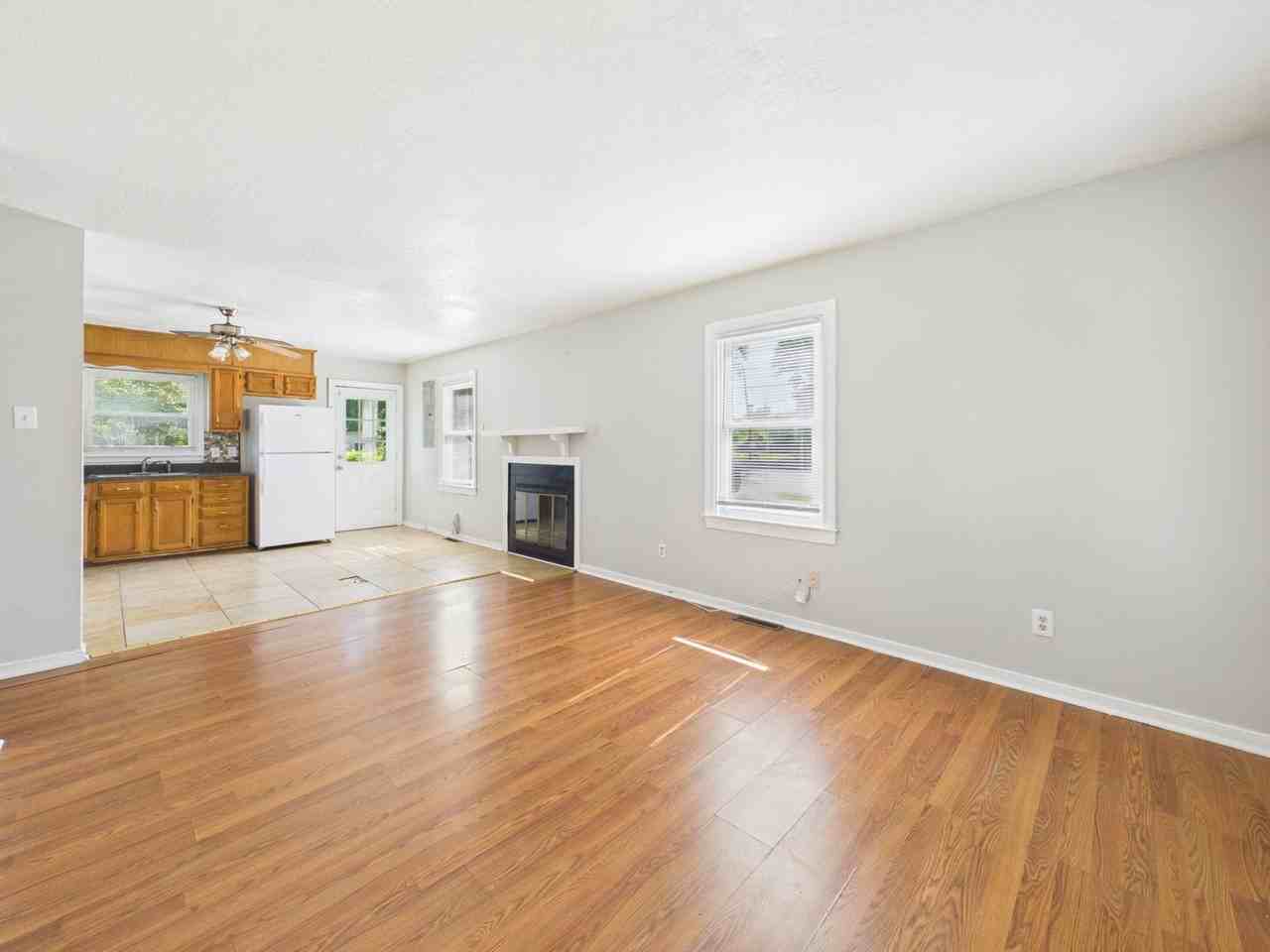 835 Winnetka Ave - Photo 5 of 23