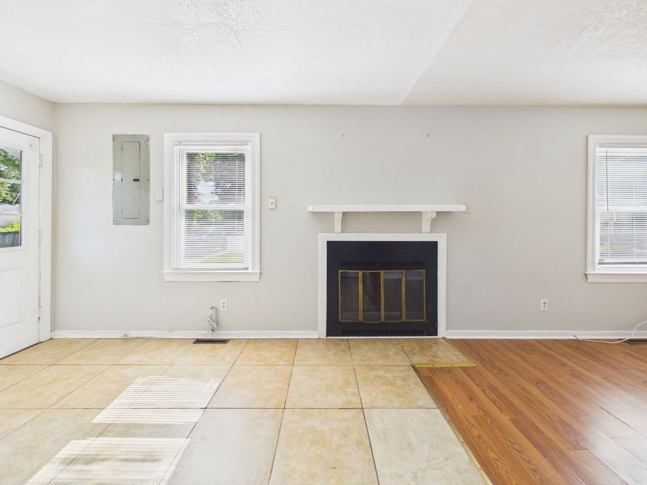 835 Winnetka Ave - Photo 7 of 23