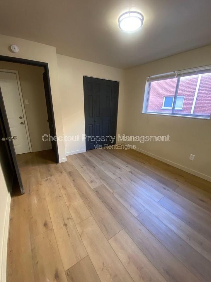 813815 W Courtois St - Photo 6 of 6