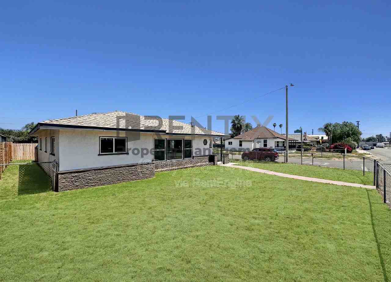 7205 Osbun Rd - Photo 2 of 24